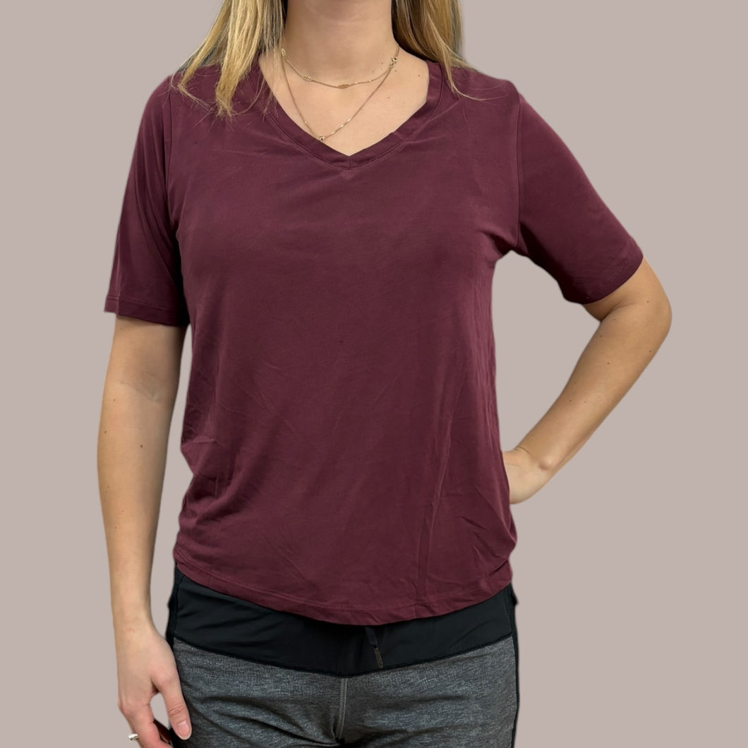 T-shirt bordeau à col en V en modal et polyester pour femmes XS