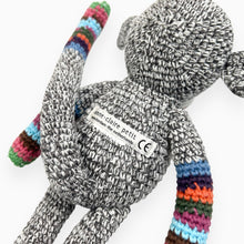 Charger l&#39;image dans la galerie, Peluche singe en crochet de coton bio fait au pays-bas
