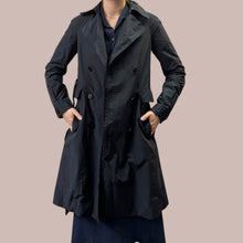 Charger l&#39;image dans la galerie, Manteau style trench bleu profond en nylon, coton et poly pour femmes S
