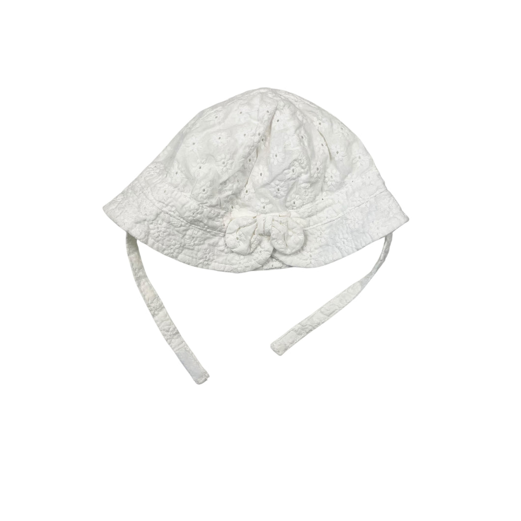 Chapeau soleil blanc en coton broderie anglaise 0-3M