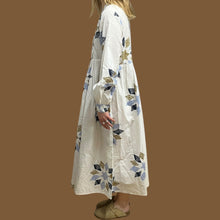 Load image into Gallery viewer, Robe en coton blanche motif paisley patchwork pour femmes S
