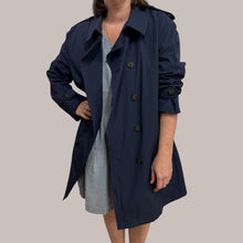 Load image into Gallery viewer, Manteau trench marine avec double boutonnière en nylon pour femmes 46R (XL-XXL)
