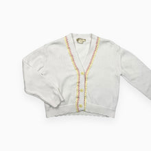 Load image into Gallery viewer, Cardigan blanc en tricot de coton avec ruban jaune et rose 6Y
