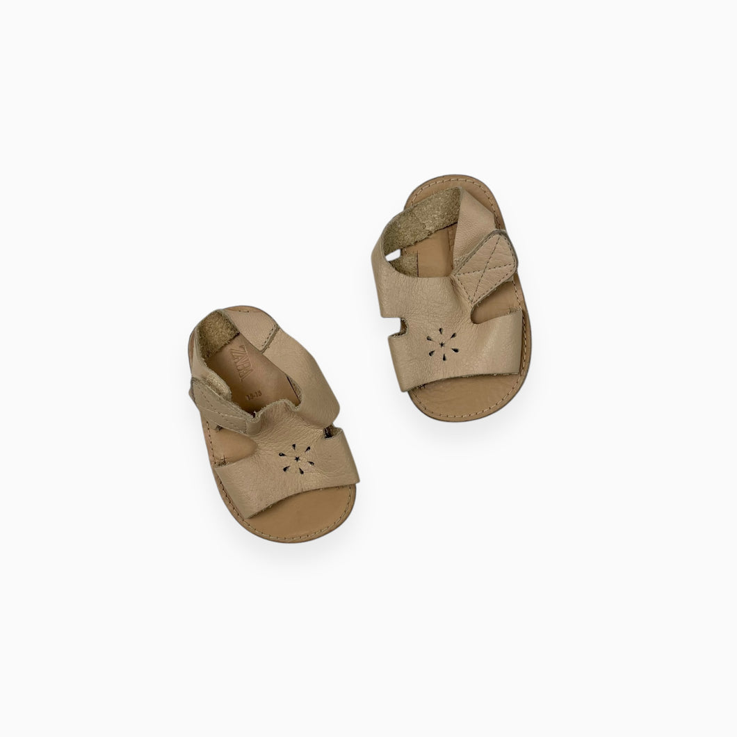 Sandales beiges à velcro 11 cm (6-9m)