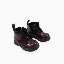 Load image into Gallery viewer, Bottines aubergines en cuir vernis avec fermeture latérale 6 US
