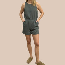 Charger l&#39;image dans la galerie, Combi short verte forêt en polyester doublé en cupro pour femmes M
