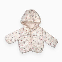 Charger l&#39;image dans la galerie, Manteau style puffer réversible rose pâle et motif floral 9-12M
