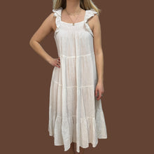 Load image into Gallery viewer, Robe blanche maxi en mousseline texturé de coton et lin pour femmes S-M
