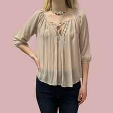 Charger l&#39;image dans la galerie, Blouse 100% soie sable pour femmes XS
