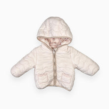 Charger l&#39;image dans la galerie, Manteau style puffer réversible rose pâle et motif floral 9-12M
