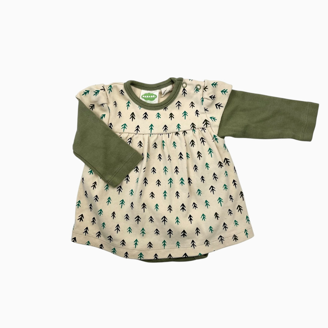 Cache-couche robe crème et sauge en coton bio à imprimé sapins 3-6M