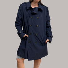 Load image into Gallery viewer, Manteau trench marine avec double boutonnière en nylon pour femmes 46R (XL-XXL)
