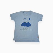 Charger l&#39;image dans la galerie, T-shirt bleu en coton bio &#39;Ready for the Greek adventure&#39; 6Y
