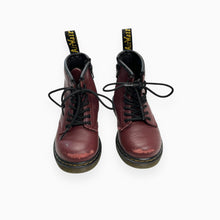 Load image into Gallery viewer, Bottines Bottes &#39;Cherry red&#39; en cuir avec fermeture latérale 8 US
