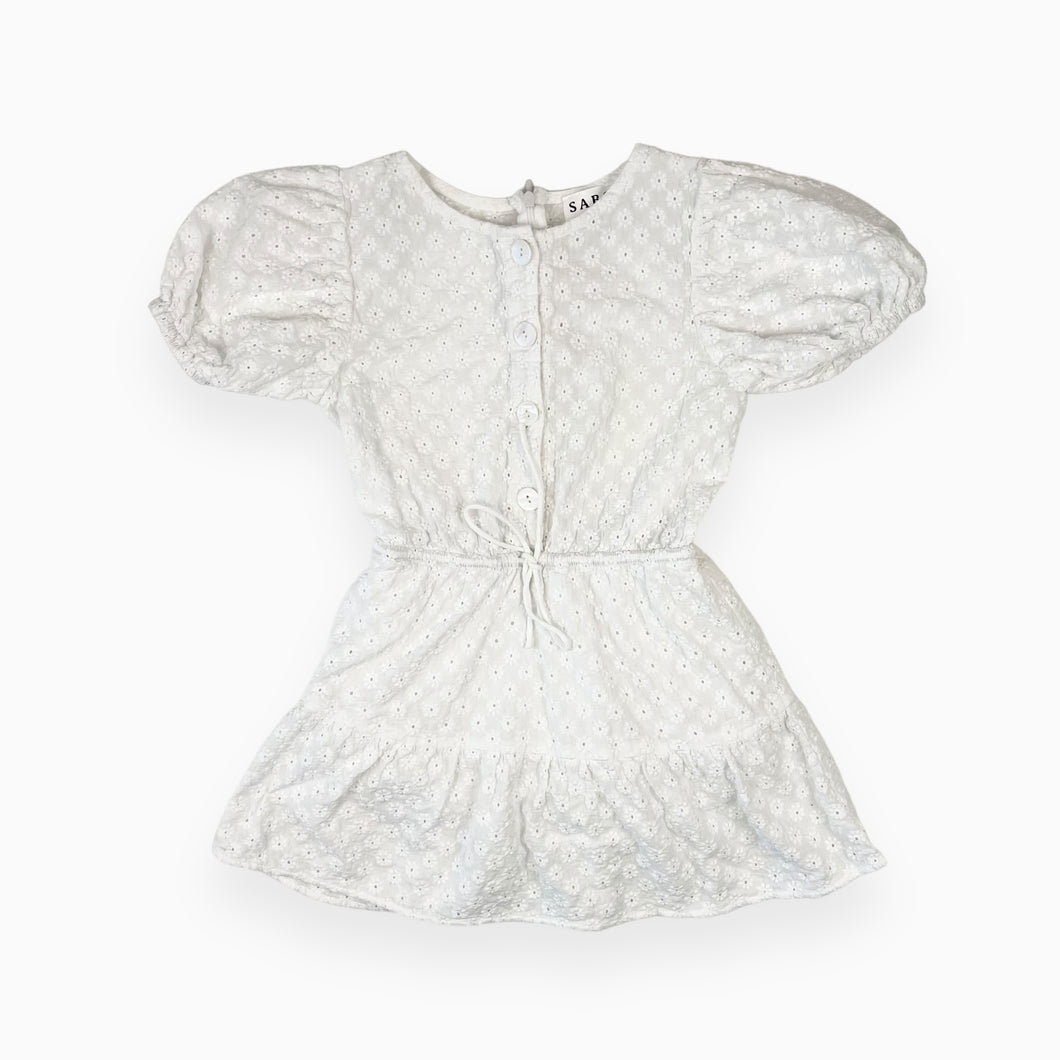 Robe blanche en coton avec broderie anglaise 6Y