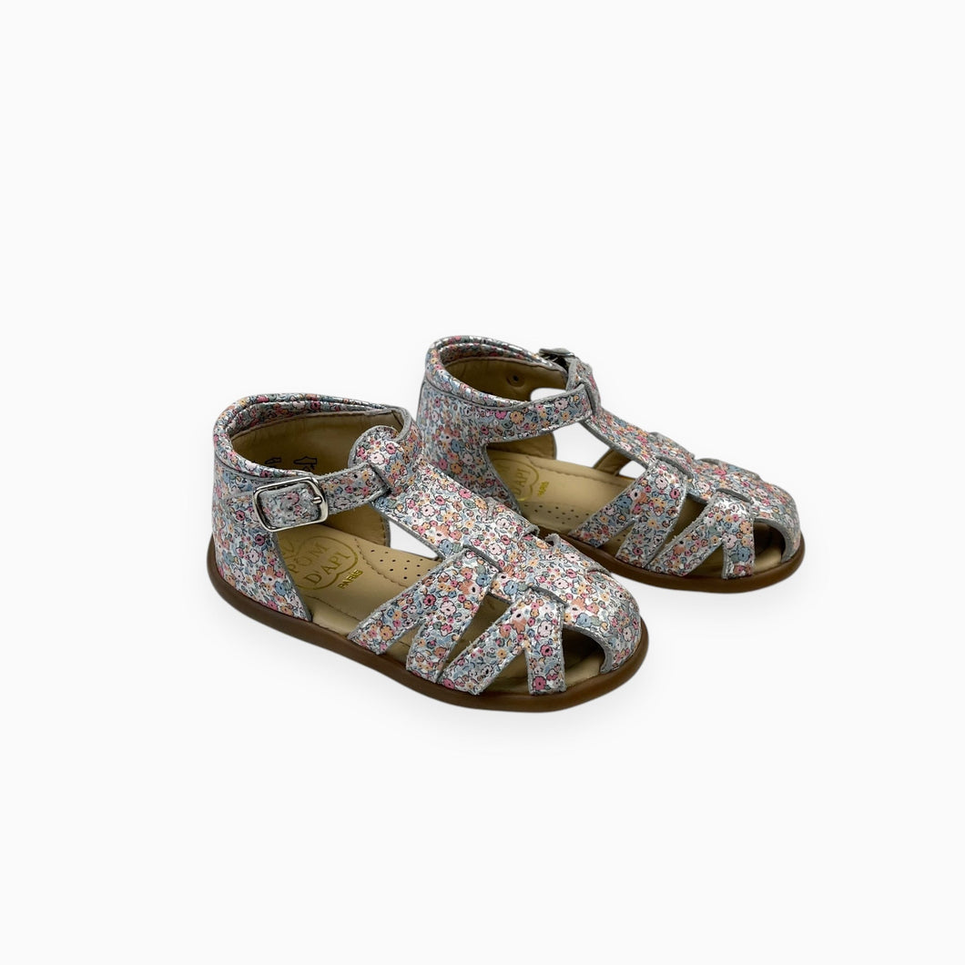 Sandales en cuir à motif floral 20 EUR