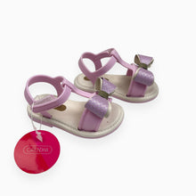 Load image into Gallery viewer, Sandales rose et mauve avec attache velcro  (tailles variées)
