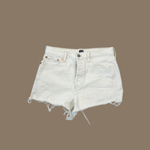 Charger l&#39;image dans la galerie, Short blanc en denim &#39;cheeky&#39; en coton et spandex pour femmes 29
