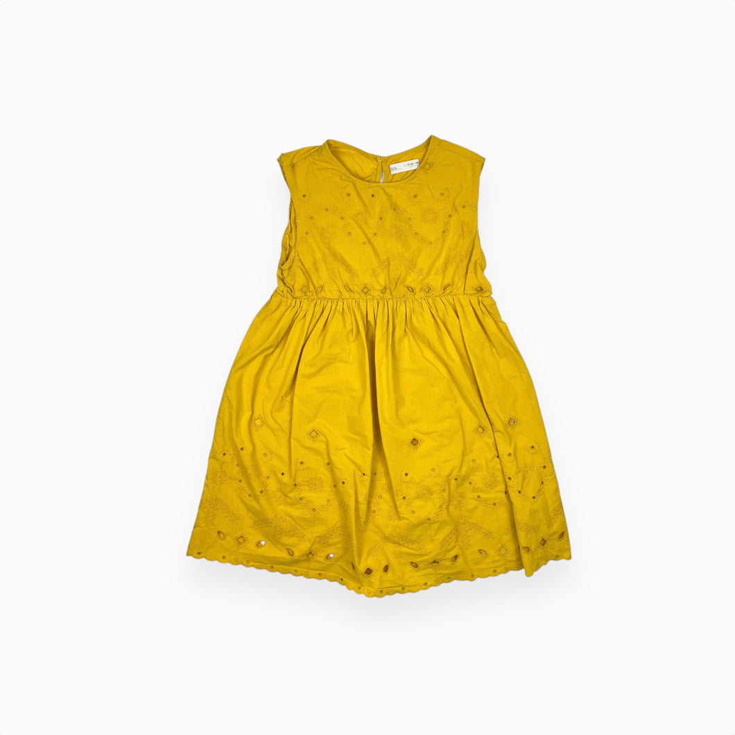 Robe jaune mangue en coton avec broderie anglaise 11-12Y