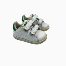 Load image into Gallery viewer, Sneakers Stan Smith en cuir attache velcro 5US
