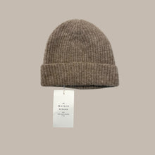 Load image into Gallery viewer, Tuque latté en tricot de bébé alpaca, polyamide et élastane pour femmes OS
