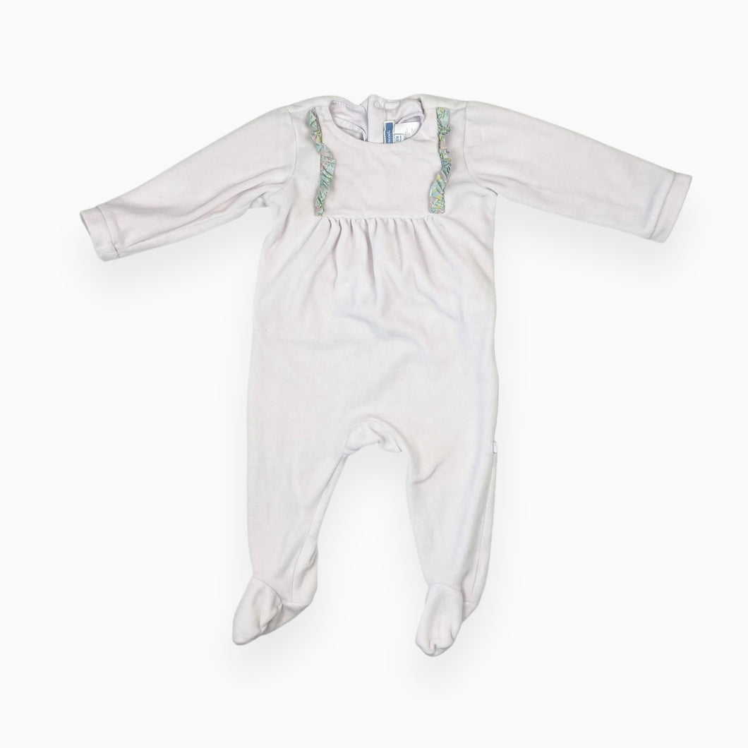 Pyjama en velours rose très pâle et volants en coton 12M