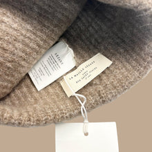 Load image into Gallery viewer, Tuque latté en tricot de bébé alpaca, polyamide et élastane pour femmes OS
