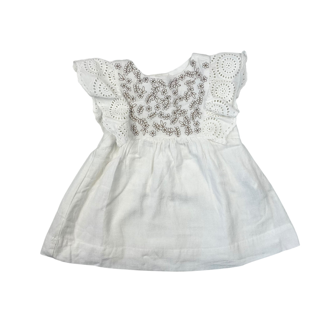 Robe blanche en coton avec broderies florales dorées et broderies anglaises 3-6M