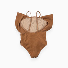 Load image into Gallery viewer, Maillot terracotta en polyamide texturé ligné 6Y (Fit 5Y)
