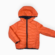 Load image into Gallery viewer, Manteau réversible marine et orange style puffer-mince 24M
