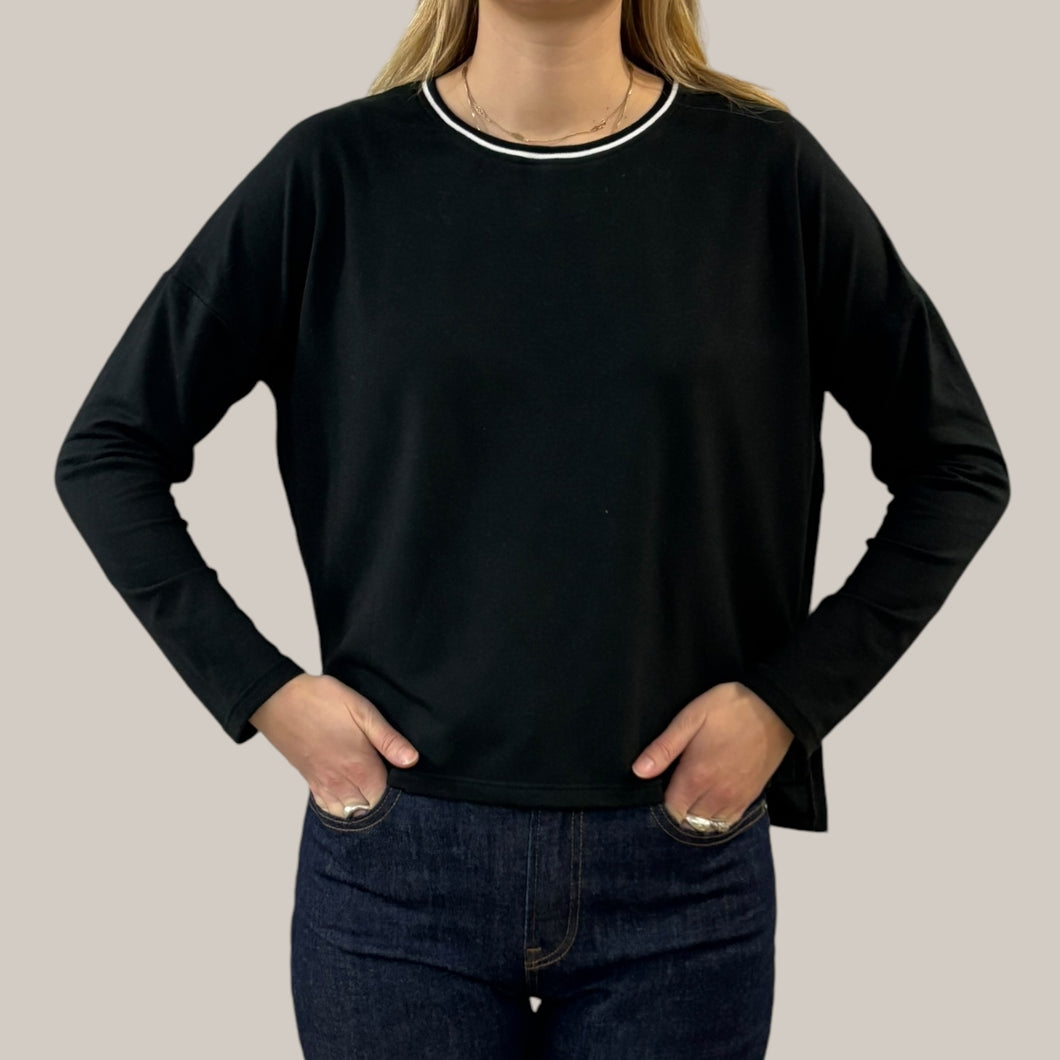 Pull noir en poly et coton recyclé avec encolure sport pour femmes M